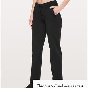 Lululemon “On the Move” Pants Black sz 4 NWT